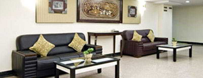 Clarks Inn, Pacific Mall Ghaziabad Buitenkant foto